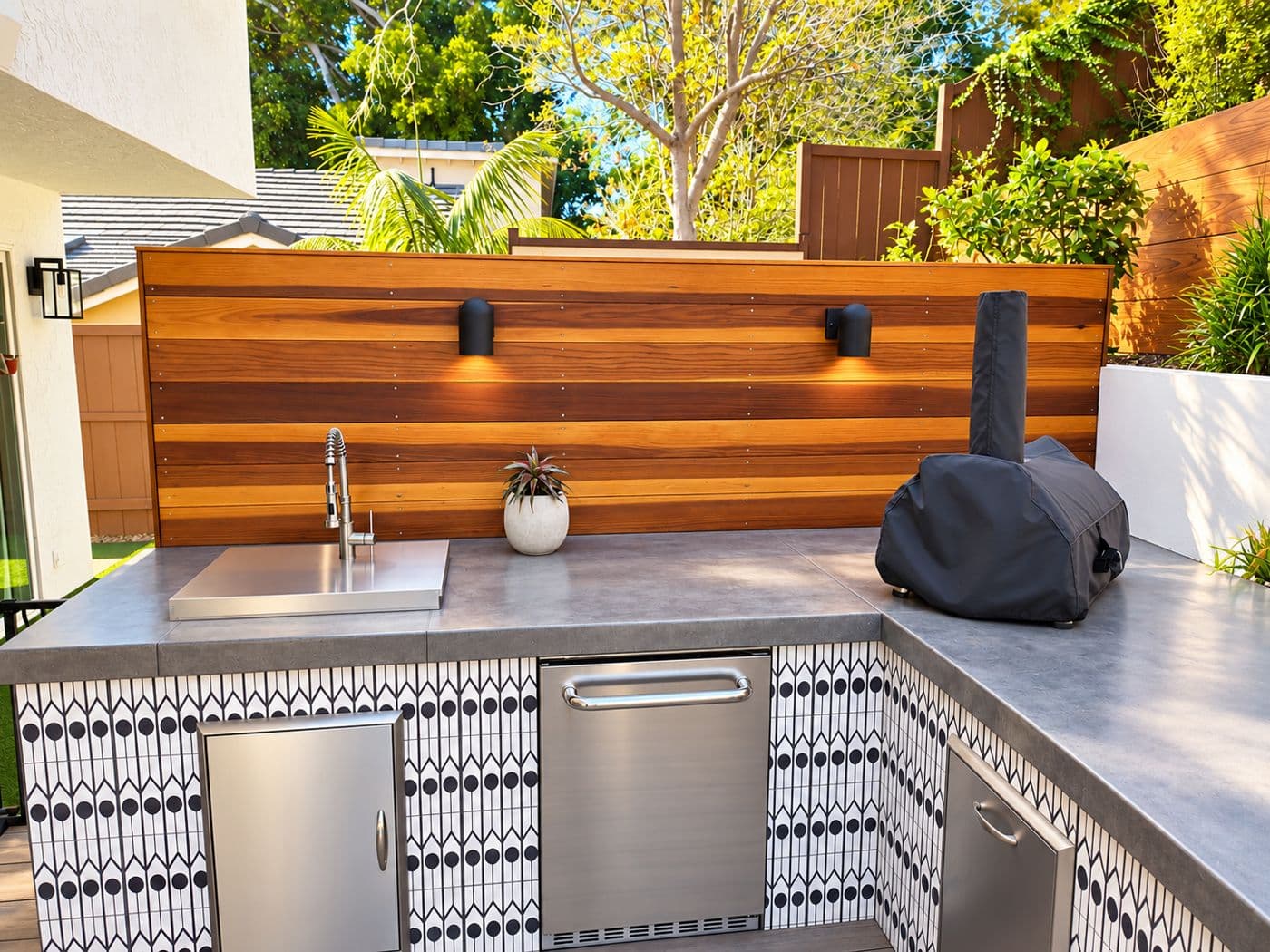 A freshly cleaned outdoor kitchen and patio